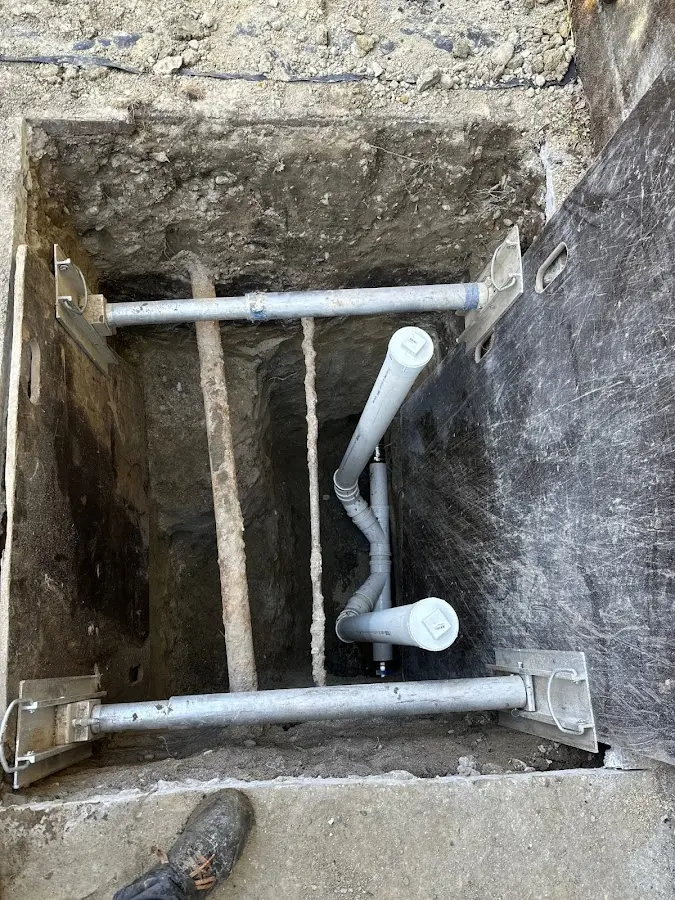 Experienced plumber completing Drain Cleaning work in South River